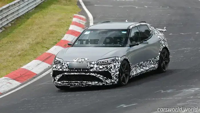 El Genesis GV60 Magma de 2026 tiene un enorme alerón trasero