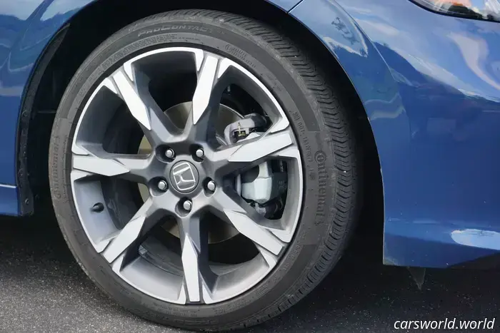 I drove a 2025 Honda Civic Hybrid for two months and effortlessly achieved 51 MPG.