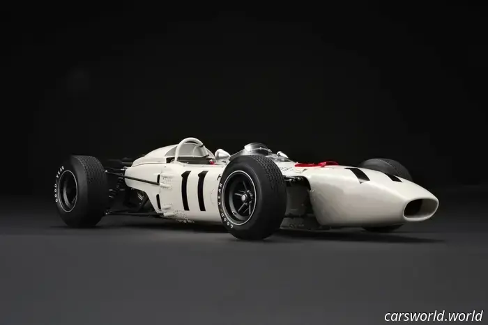 Este modelo de Honda F1 tiene un precio superior al de un automóvil real.
