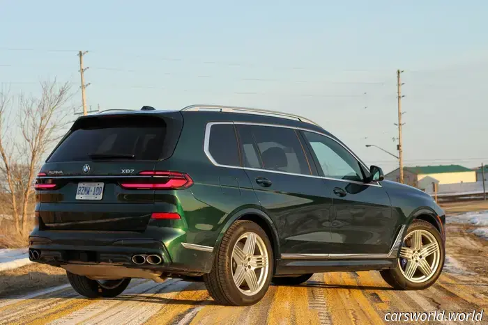 Revisión del BMW Alpina XB7 2025: Un SUV llamativo para adultos