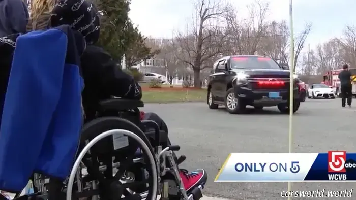Nurse Organizes Car Community to Provide an Amazing Experience for 11-Year-Old Cancer Patient
