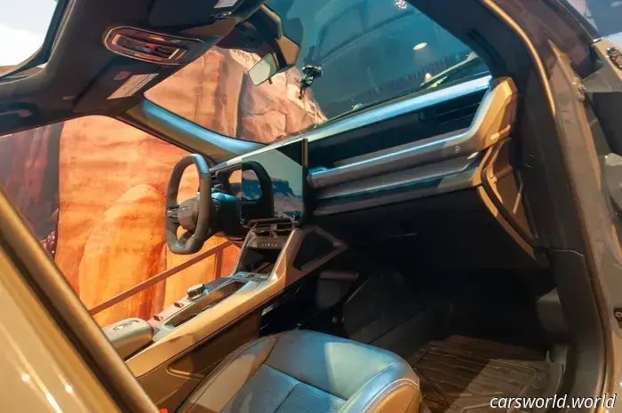 Il Jeep Recon 2026 parte da non meno di 67.000 dollari e ha 650 CV.