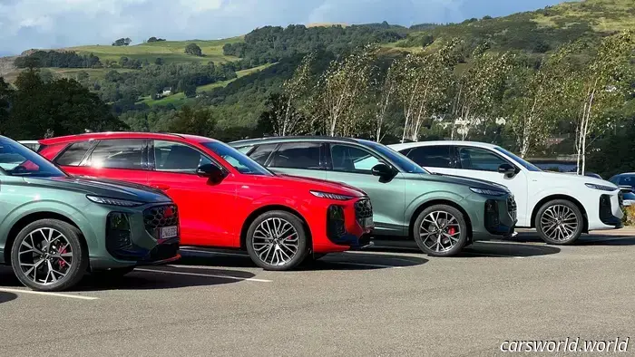 Prima prova su strada della Audi Q3 2026: l'allestimento base non deve per forza essere scadente