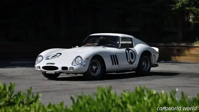 El único Ferrari 250 GTO fabricado en color blanco saldrá a subasta.