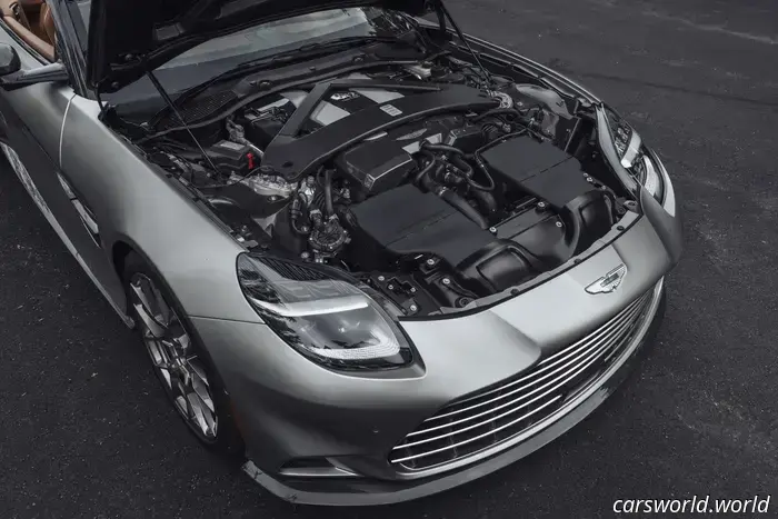 Revisión del Aston Martin Vanquish Volante 2026: Como montar en un Pegaso