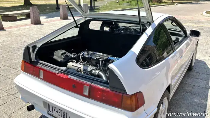 Alguien está vendiendo en Bring a Trailer el CR-X de motor trasero que Honda debería haber fabricado