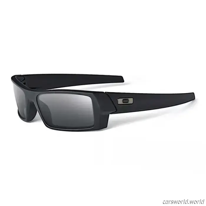 Occhiali Oakley con sconti incredibili proprio da Ace Hardware, solo per oggi