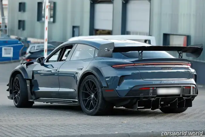Avvistata: la Porsche Taycan GT4 RS estrema raggiunge il punto di rottura al Nürburgring