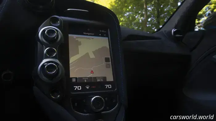 Recensione della McLaren 765LT: perché una Long Tail è più speciale delle altre supercar