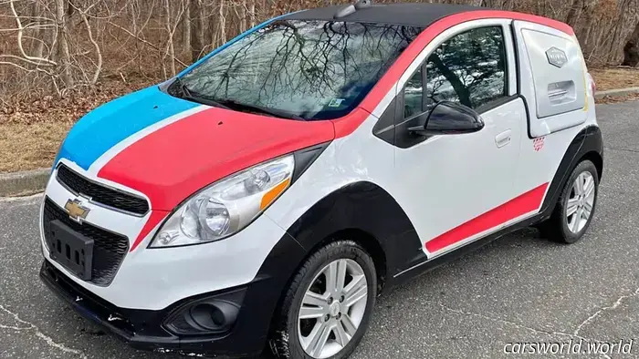 Soy el Comprador Objetivo de Este Carro de Reparto de Pizzas Domino's Con Calentador Incorporado