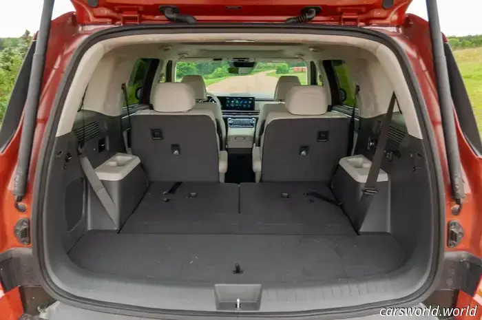 Recensione della Hyundai Santa Fe Hybrid 2025: il SUV di cui la tua famiglia ha bisogno