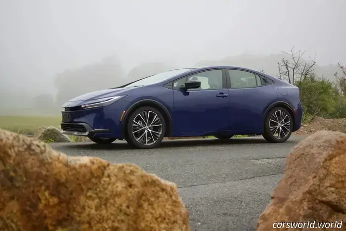 Toyota "non può più vendere auto solo con gli aggiornamenti dei modelli", afferma il CEO