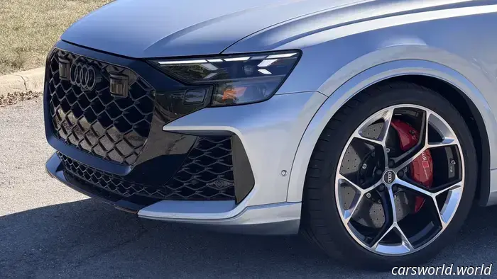 Audi RSQ8 2025 года: анализ преимуществ и недостатков — форма и функциональность приведены к идеалу.