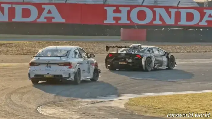 Questa Lamborghini con motore Honda K20 è stata costruita per gareggiare contro le compatte giapponesi.