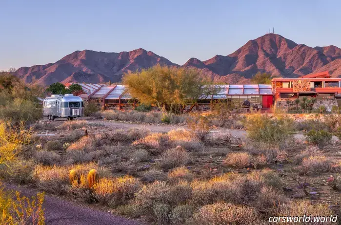 Frank Lloyd Wright’s Overlooked Food Truck Concept Inspired a New Airstream Trailer.