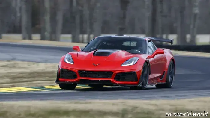 Оператор VIR теперь владеет землёй, на которой расположена трасса, сдерживая застройщиков.