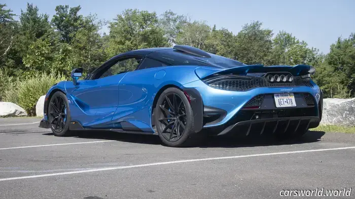 Recensione della McLaren 765LT: perché una Long Tail è più speciale delle altre supercar