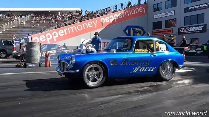 Questa Honda S600 trasformata in un Dragster sembra un'auto Hot Wheels