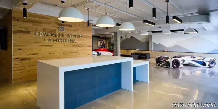 Una concept car prende fuoco nello studio di design della GM, ma la GM afferma che la notizia di un incendio di vaste proporzioni è errata.