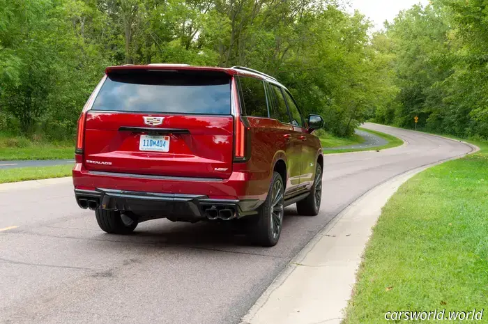 Обзор Cadillac Escalade V 2025 года: он вам не нужен, но вы его хотите