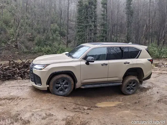 lexus LX 700h del 2025: prima recensione: Un SUV perfetto per un acquirente molto specifico