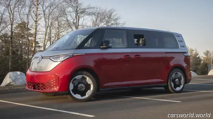 We Crammed Six Dogs into a 2025 Volkswagen ID Buzz and It Was a Hit with Everyone.