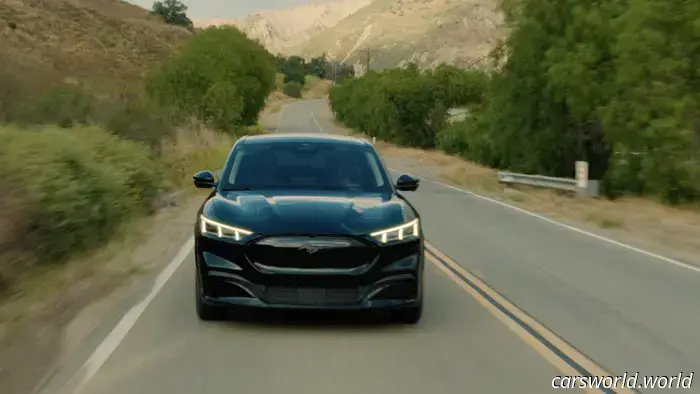 Ford Detiene la Venta de Mustang Mach-Es Porque Los Pasajeros Pueden Quedar Atrapados Dentro