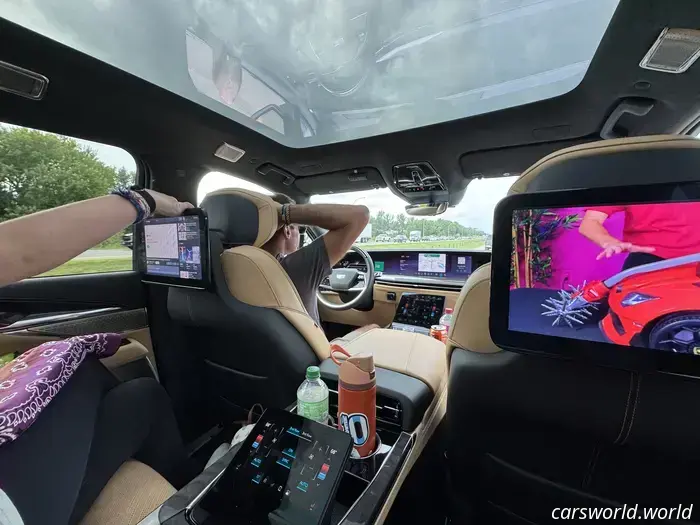 Recensione della Cadillac Escalade IQ 2025: Stabilire un nuovo standard