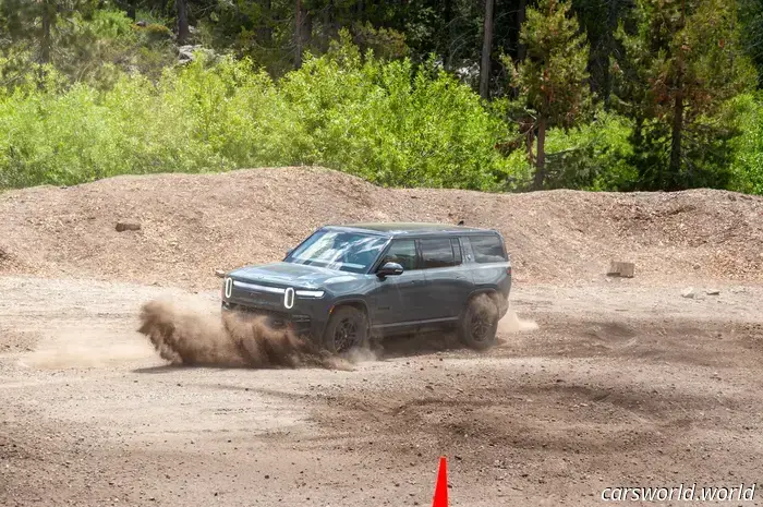 Prova su strada della Rivian R1T Quad 2026: Quando troppo è semplicemente abbastanza