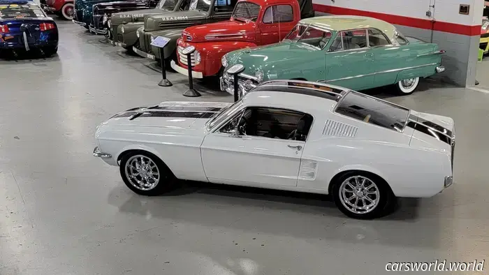 «Ghost» es un Ford Mustang de 1967 valorado en $362,000 con un sonido de motor bellamente inquietante