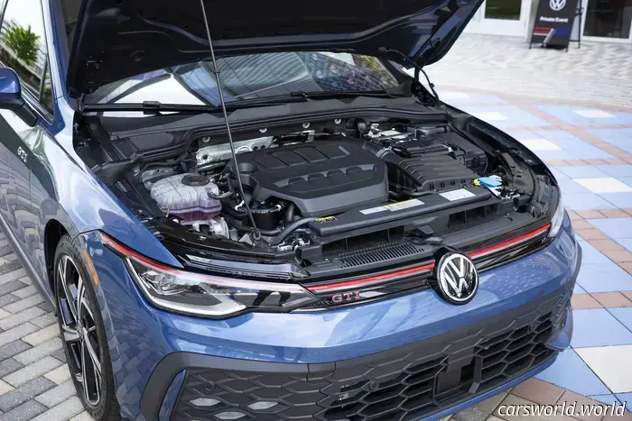 Volkswagen Golf GTI First Drive Review 2025: meglio, a un costo