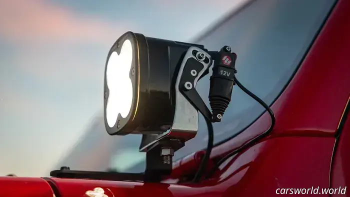 Questo nuovo gadget ti permette di orientare le luci fuoristrada dal sedile del conducente.