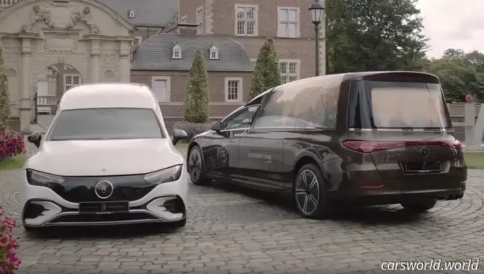 Blob Con un Trabajo: El Mercedes EQE Podría Verse Mejor como Coche Fúnebre