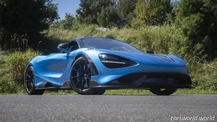 Recensione della McLaren 765LT: perché una Long Tail è più speciale delle altre supercar