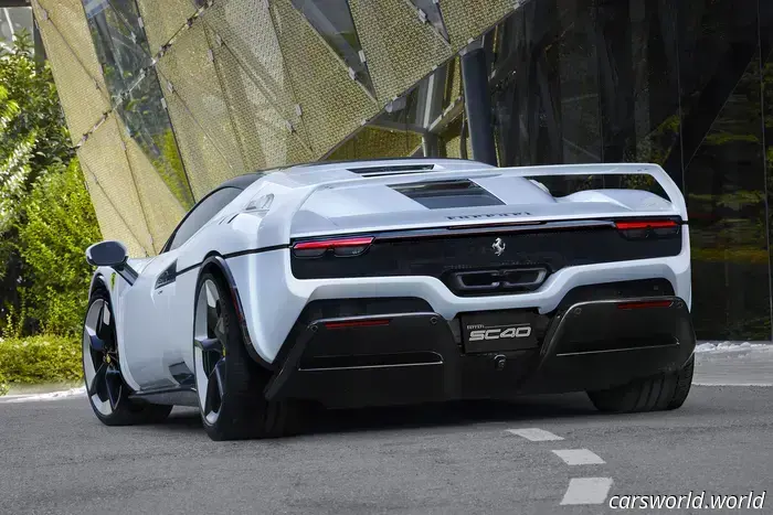 Является ли Ferrari SC40 лучшей данью, чем новый Countach?