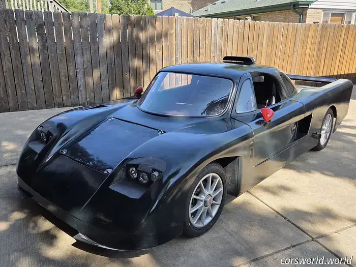 Questo tizio voleva creare la propria auto sportiva. Ora aiuta gli altri a fare lo stesso.