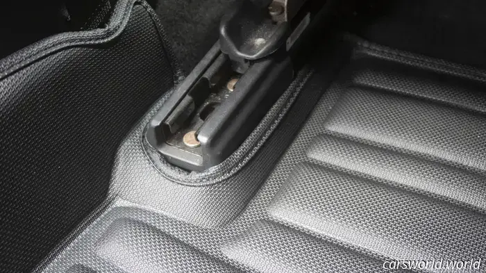 Автомобильные коврики TuxMat преобразили этот Honda Civic, придав ему вид представительского автомобиля.