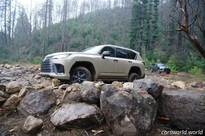 lexus LX 700h 2025: Primer viaje: Un SUV perfecto para un comprador muy específico