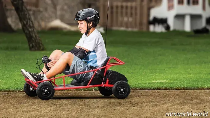 Ultima occasione per regalare a tuo figlio un fantastico dune buggy Razor a meno di 500 dollari grazie a questa offerta del Prime Day di ottobre su Amazon.