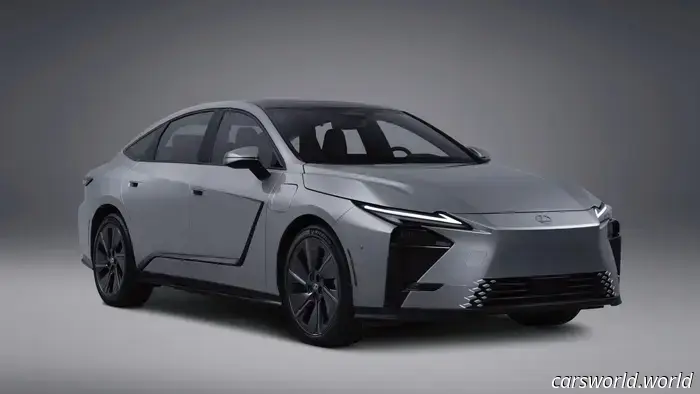 El Lexus ES 2026 Sigue vivo Con Más Baterías y Menos Interior