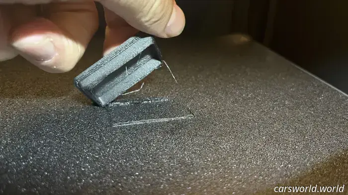 Ho appena acquistato questa stampante 3D da 300 dollari e sto già realizzando i pezzi per la mia auto.