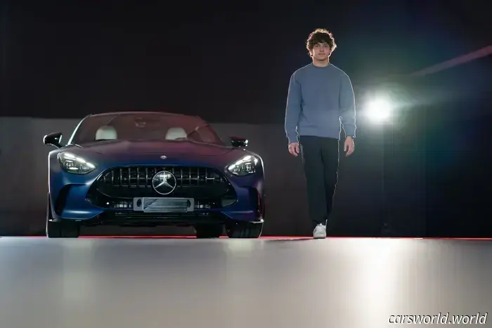 El Novato de F1 Kimi Antonelli No Puede Conducir Su Nuevo Mercedes-AMG GT Porque tiene 18 Años
