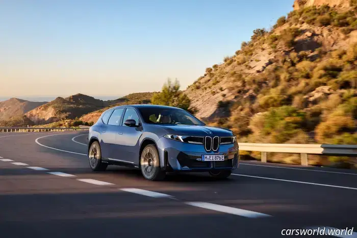 2026 BMW iX3 svelata: ecco il progetto per il futuro di BMW