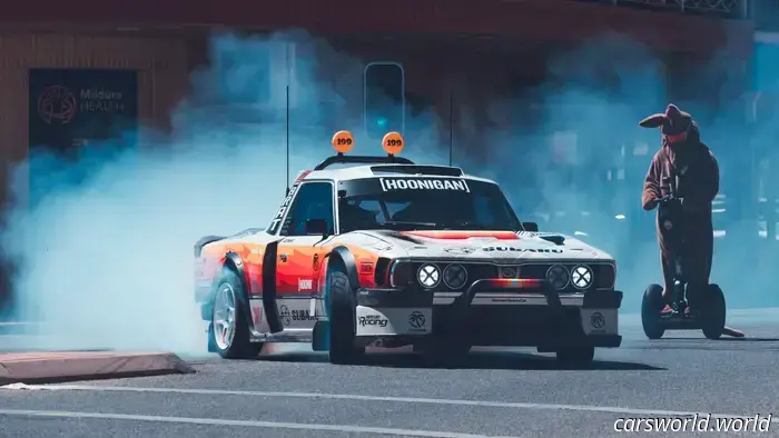 Travis Pastrana lanza el Subaru Brataroo por los aires en Australia en el Gymkhana 'Aussie Shred'