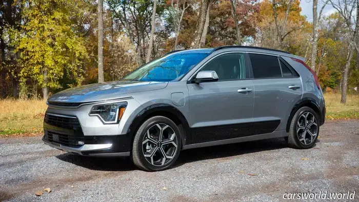 2025 Kia Niro Plug-In Hybrid Review: Excelling in a Single Aspect