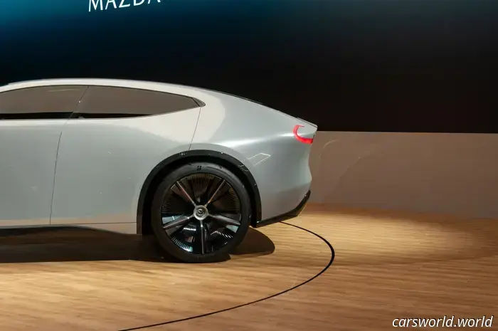 Mazda insinúa su primer motor rotativo turboalimentado desde el RX-7 FD.