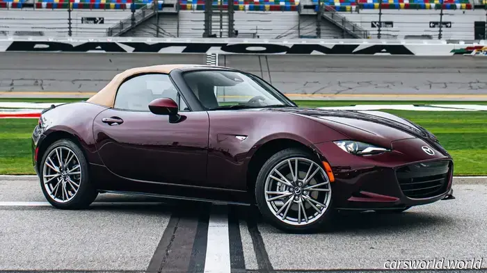 Los nuevos Mazda Miata Están Atascados en los Puertos Por Alguna Razón Desconocida: Informe