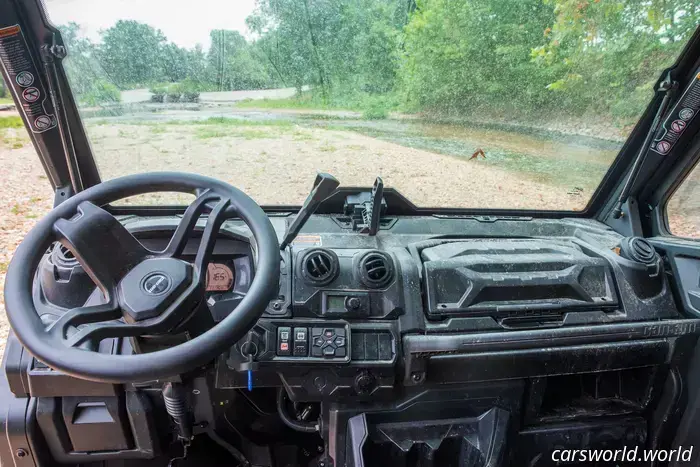 Polaris Ranger XD 1500 NorthStar vs. Can-Am Defender Max Limited: ¿Qué UTV de alto precio realmente domina?
