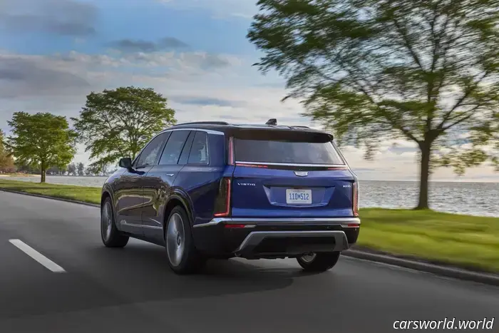 2026 Cadillac Vistiq First Drive Recensione: sogni Escalade su mezzi di medie dimensioni