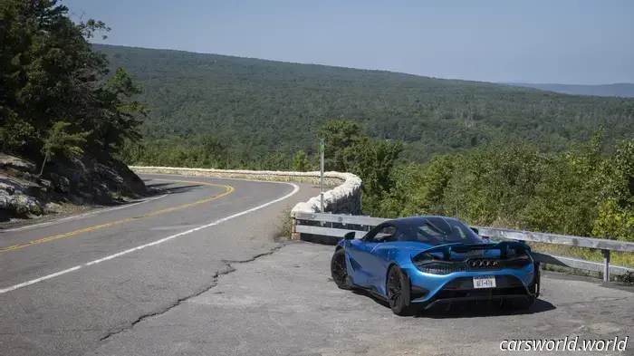 Recensione della McLaren 765LT: perché una Long Tail è più speciale delle altre supercar